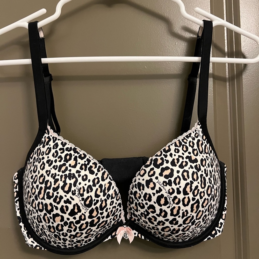 Victoria’s Secret Body by Victoria Push-up Bra 32DD